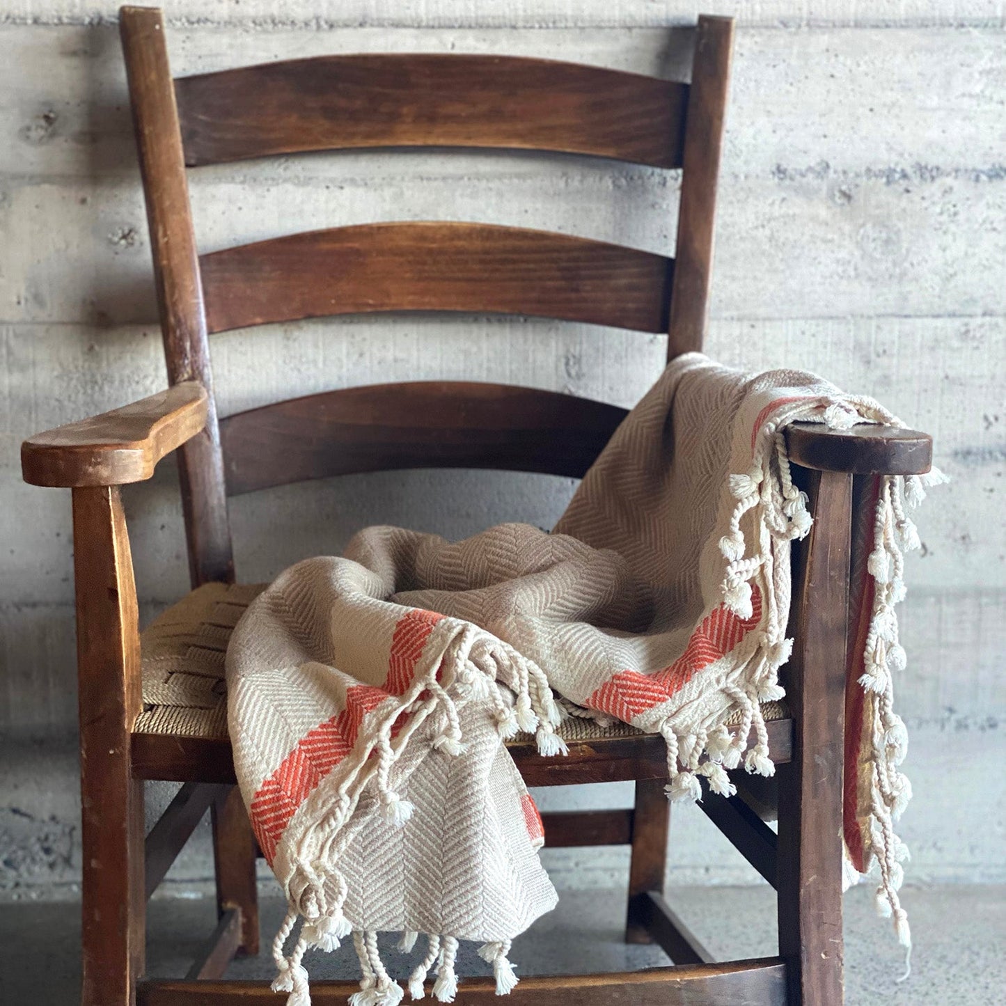 Pipa Throw Blanket
