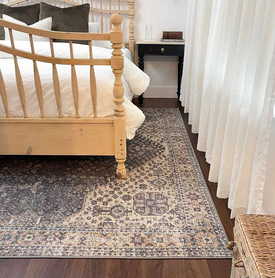 Seok Area Rug